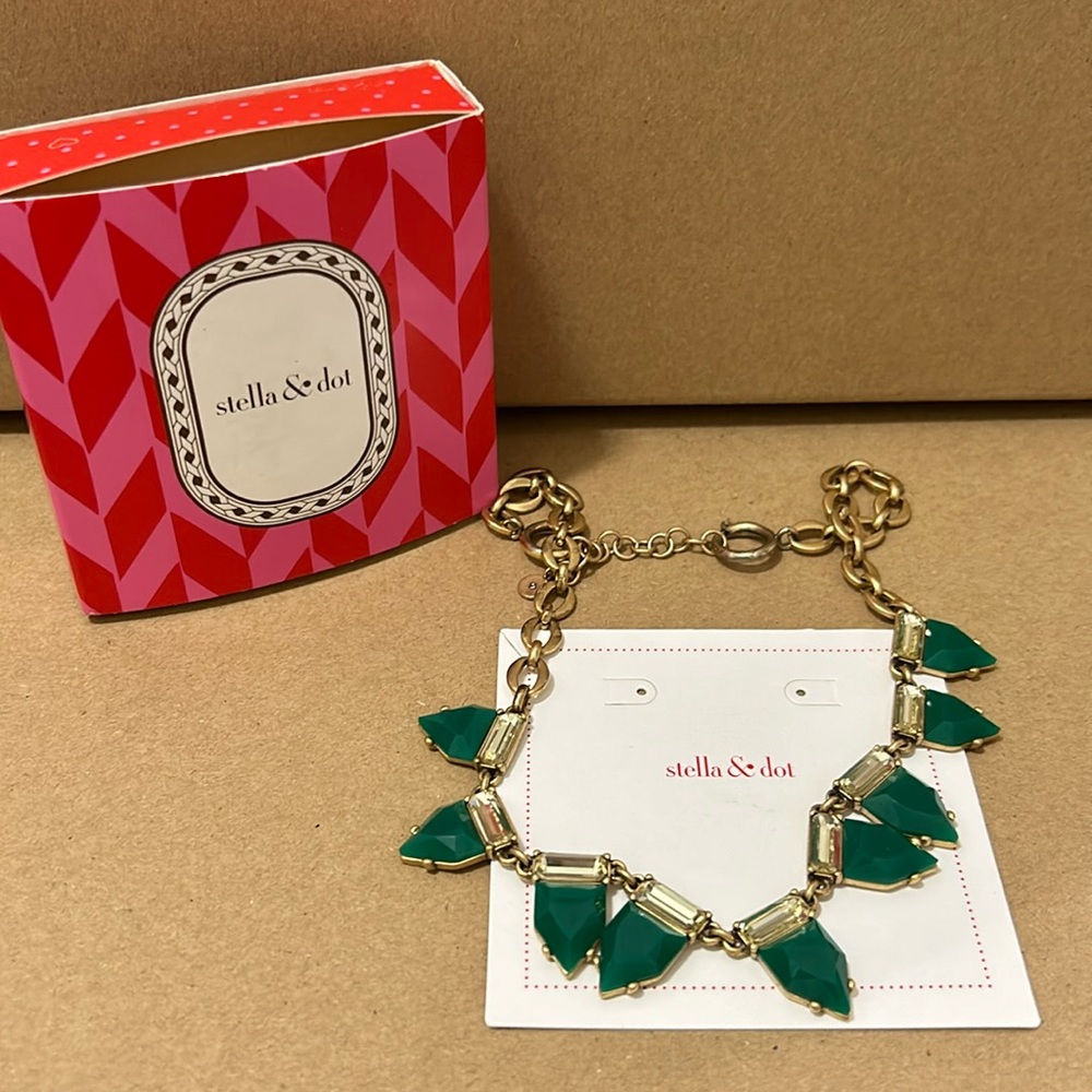 Stella & Dot Eye Candy Emerald Statement Necklace